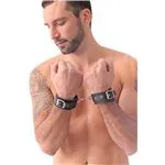 fa-0006-01-esposas-con-mosqueton-eco-cuero-negro-3662547817fb44d49c787937b424fe43.webp