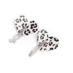 fa-0022-01-set-esposas-latigo-pezoneras-y-antifaz-animal-print-plateado-469e3ce68b13458c89b3a7993a.webp