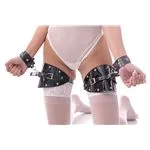 fa-0505-02-1-muslera-luxury-con-esposas-charol-negro-eco-cuero-strass-97bb1dd510da4af481964dab61d3.webp