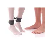 fa-0509-04-1-esposas-luxury-tobillo-con-cadena-negro-herrajes-dorados-a34e42ba81a348c6a45b8a8600d0.webp