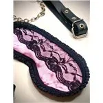 in-0017-antifaz-de-raso-y-puntillas-en-rosa-048b6f9d9b8f43bea8359537826aea82.webp