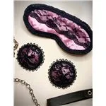 in-0017-antifaz-de-raso-y-puntillas-en-rosa-862d4238f14a46d9a65657fba544f786.webp